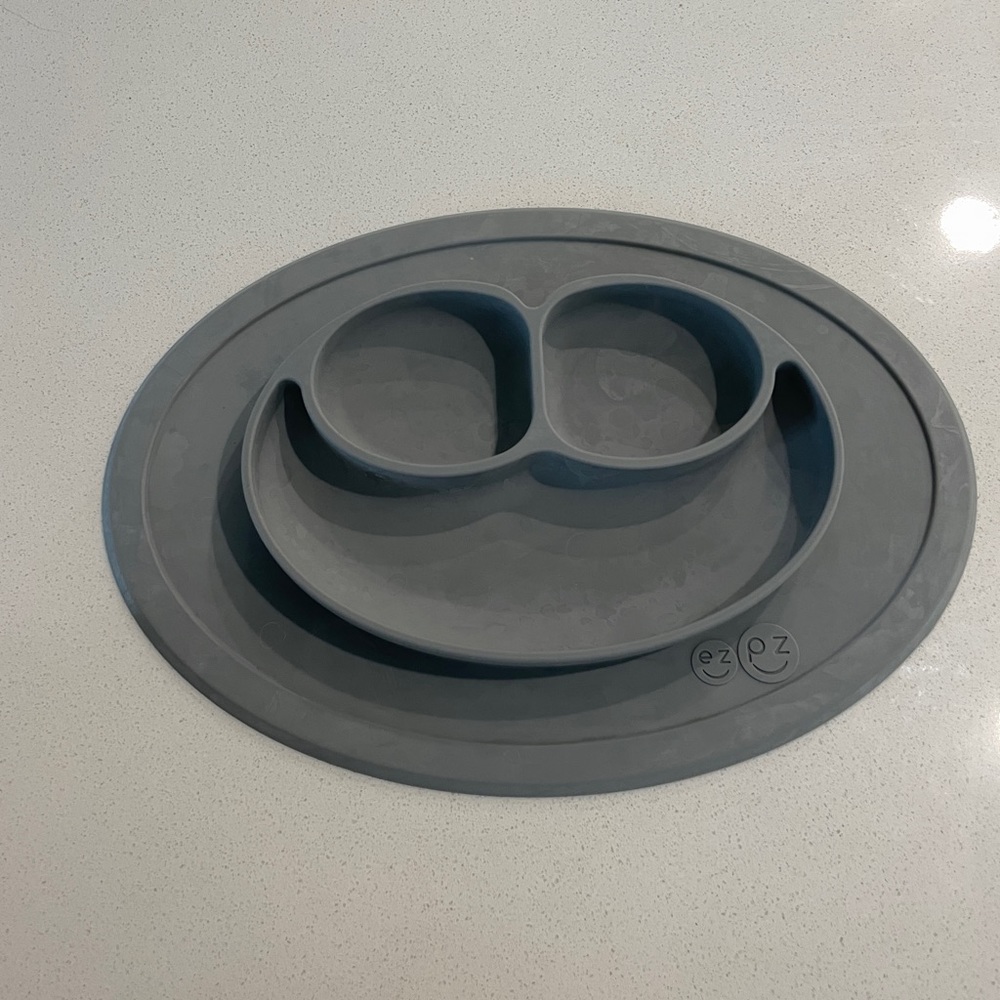 EZPZ mini mat in gray silicone baby plate feeding BLW
